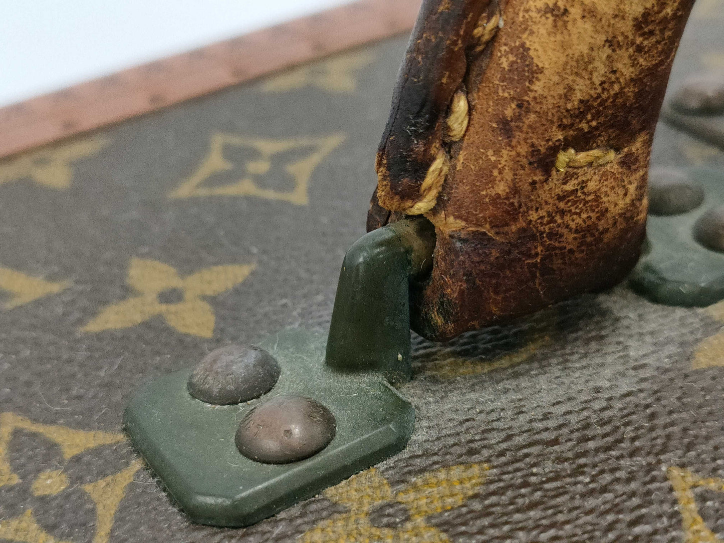 LOUIS VUITTON Monogram M21324 Visten 70 Bag