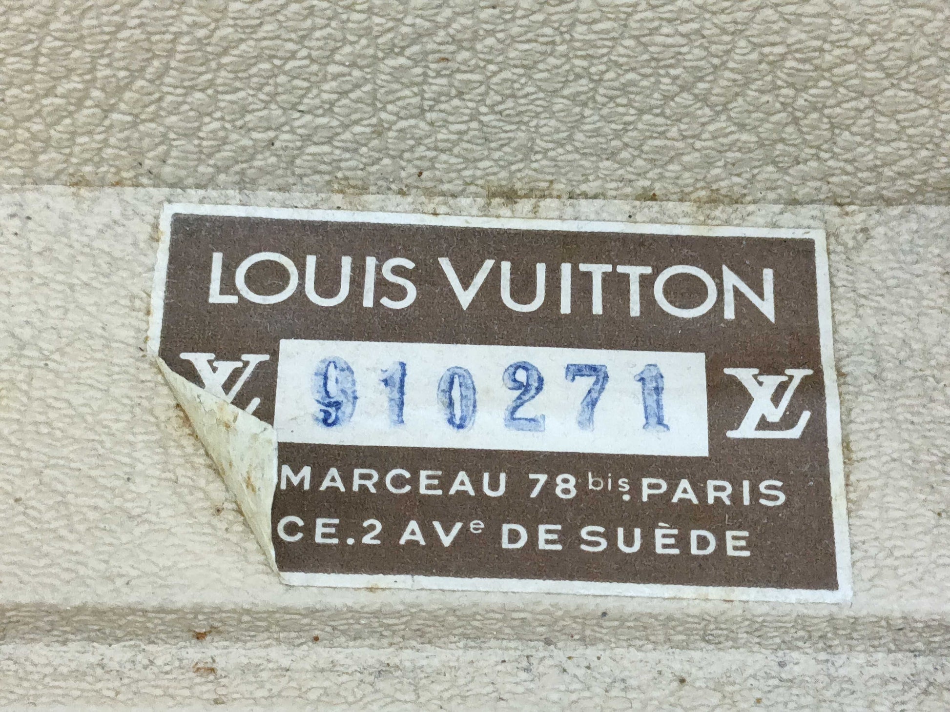 LOUIS VUITTON Monogram M21324 Visten 70 Bag