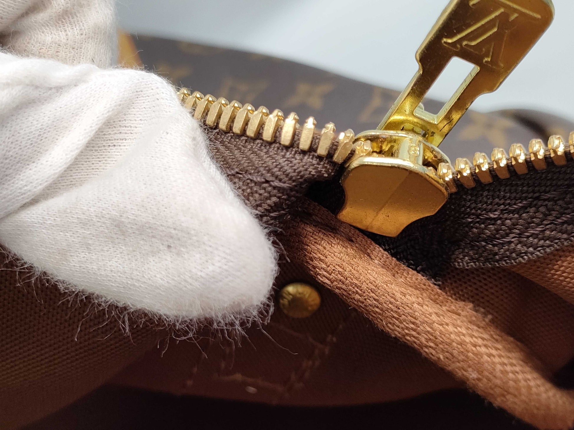 LOUIS VUITTON Monogram Keepall Bandouliere 55 Boston Bag