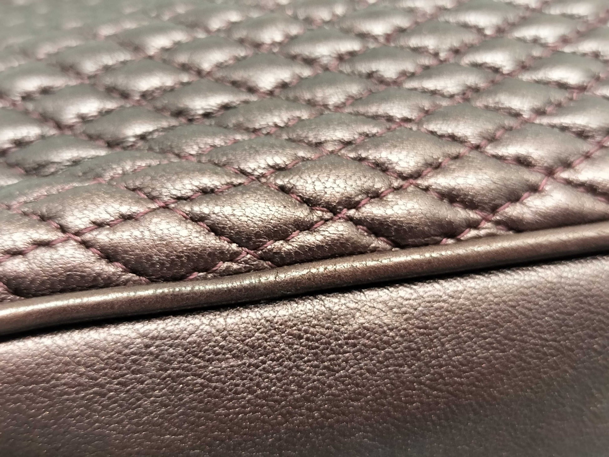 BALLY BALLY Leather Quilted Chain Shoulder Bag