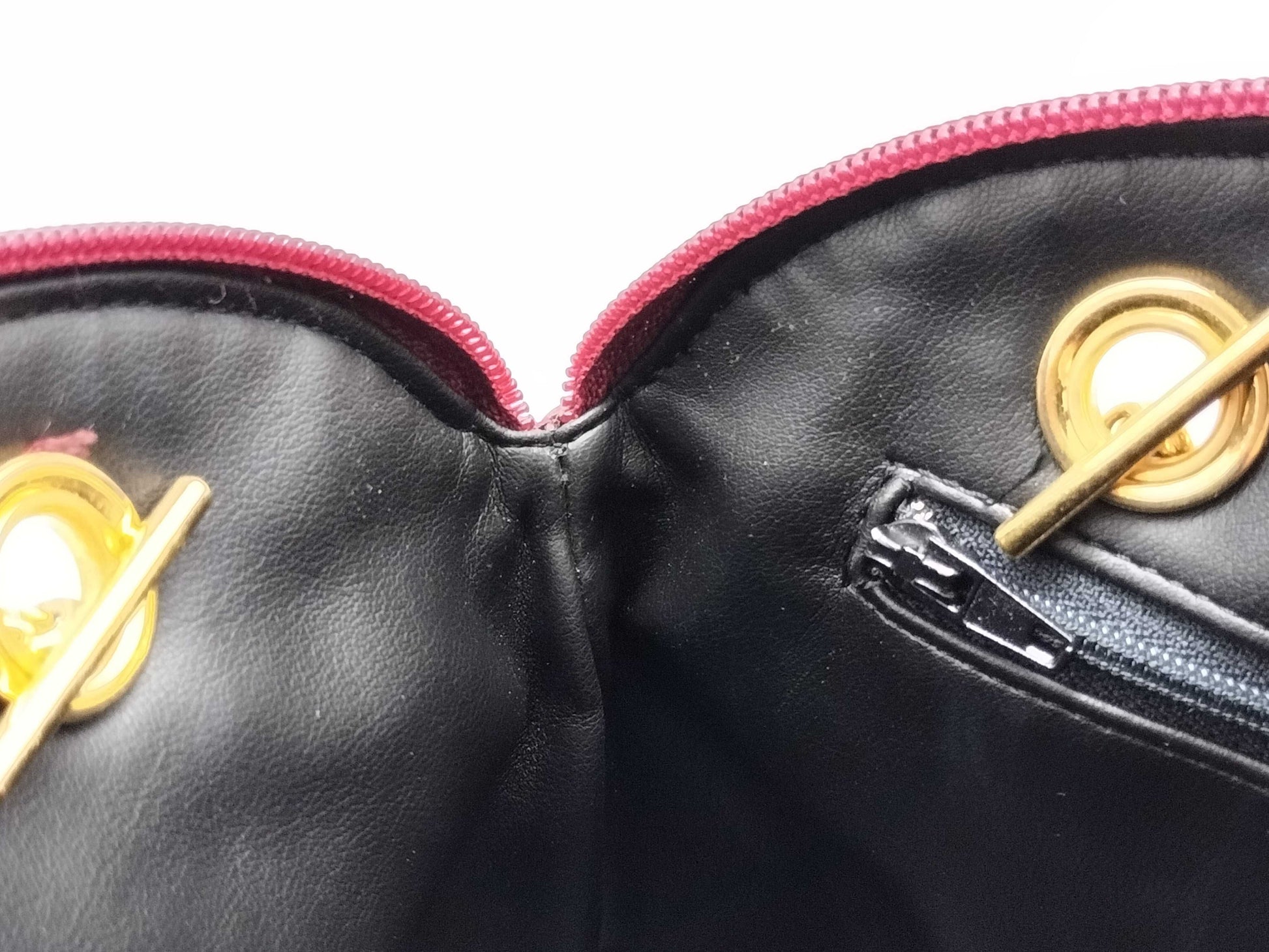 BALLY BALLY Leather Quilted Chain Shoulder Bag