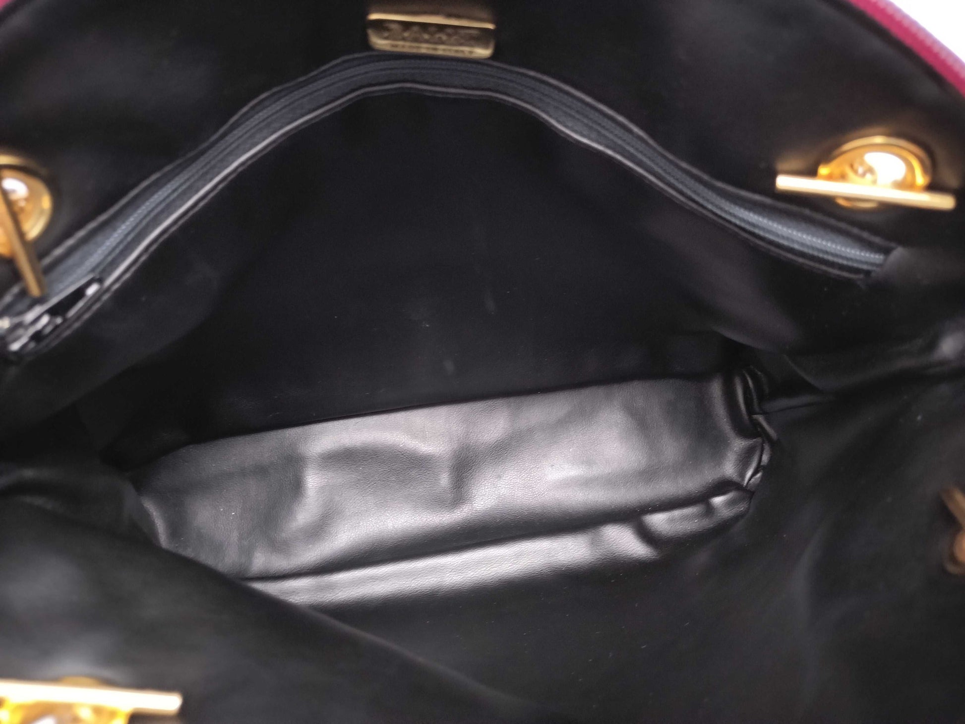BALLY BALLY Leather Quilted Chain Shoulder Bag