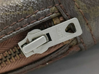 LOUIS VUITTON Monogram Truss Toilette 28 Second Bag