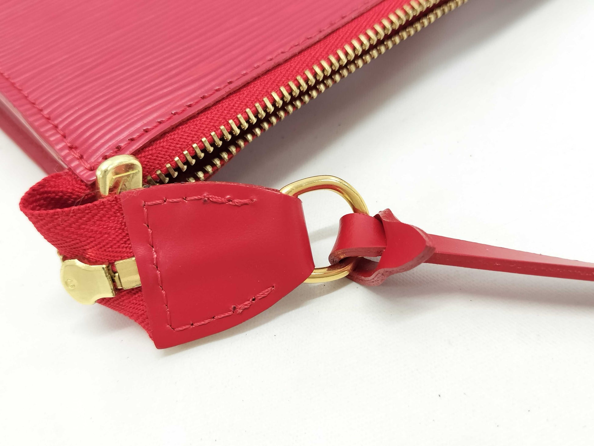 LOUIS VUITTON AR0013 Epi Pochette Accessoires M52947 Handbag