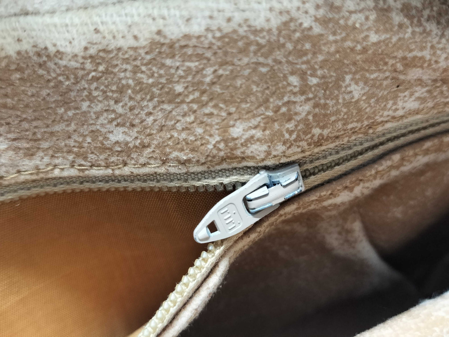 GUCCI GG PLUS Shoulder Bag