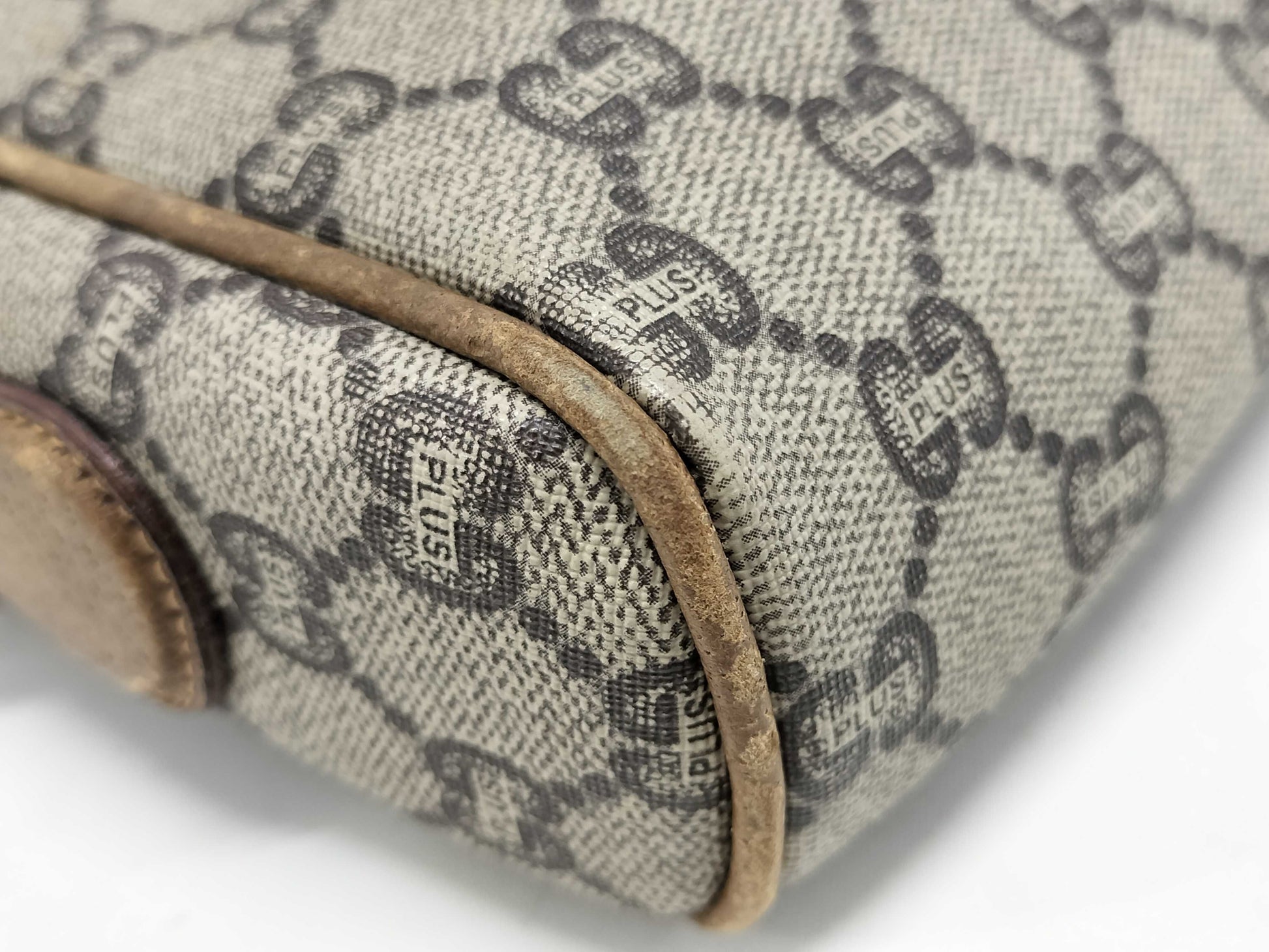 GUCCI GG PLUS Shoulder Bag