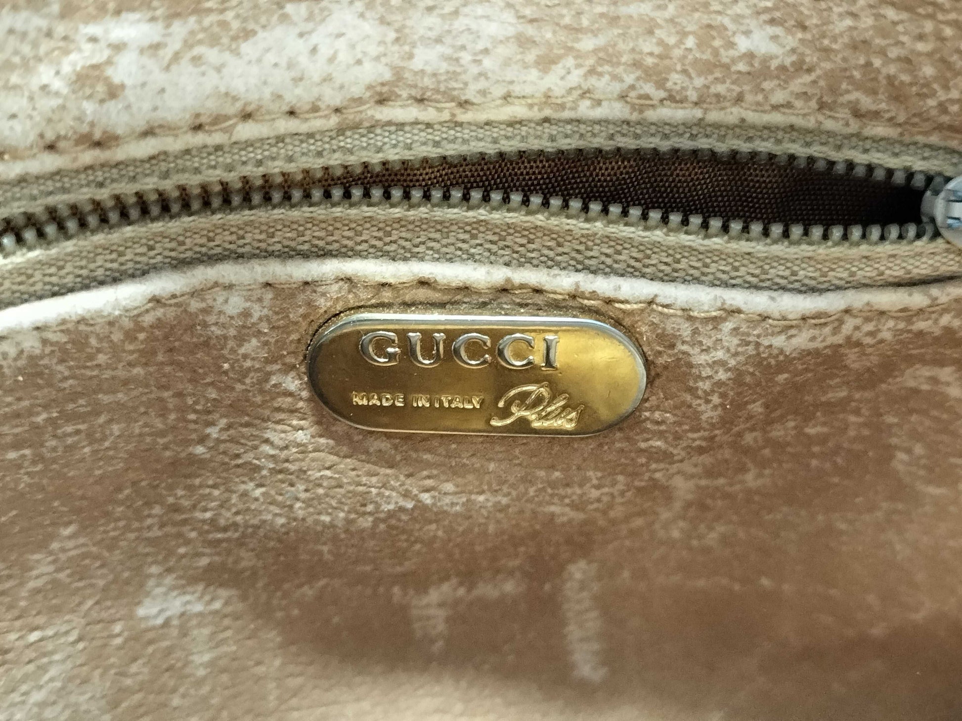 GUCCI GG PLUS Shoulder Bag