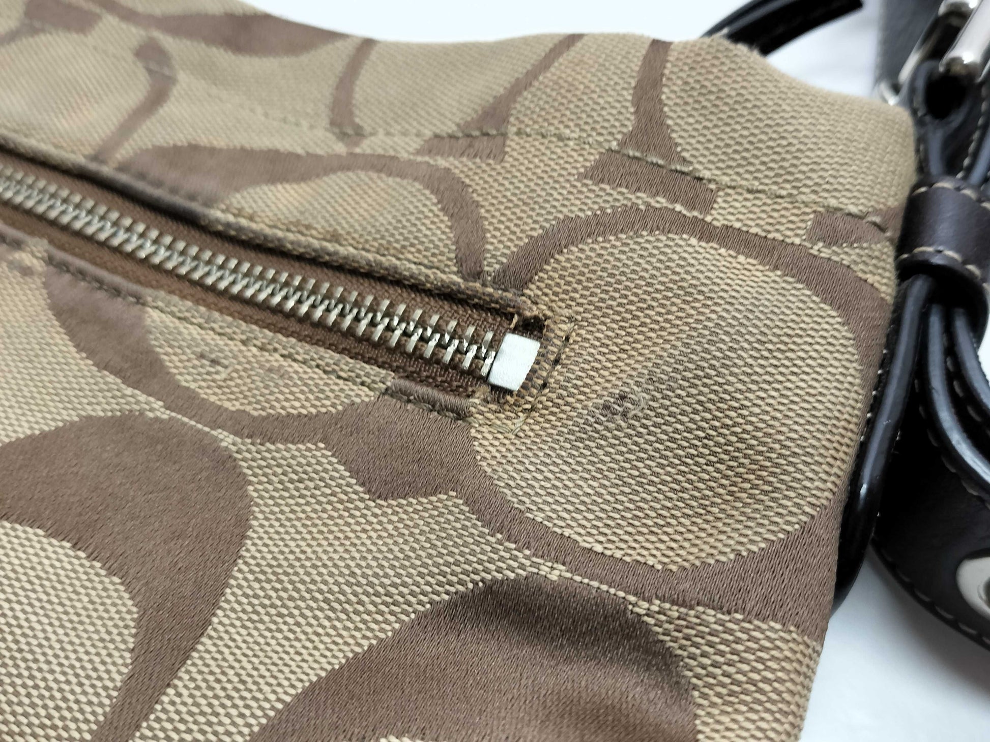 COACH 25137 / Signature F15067 / Ferragamo One-Shoulder / ZARA Backpack Tote Bag