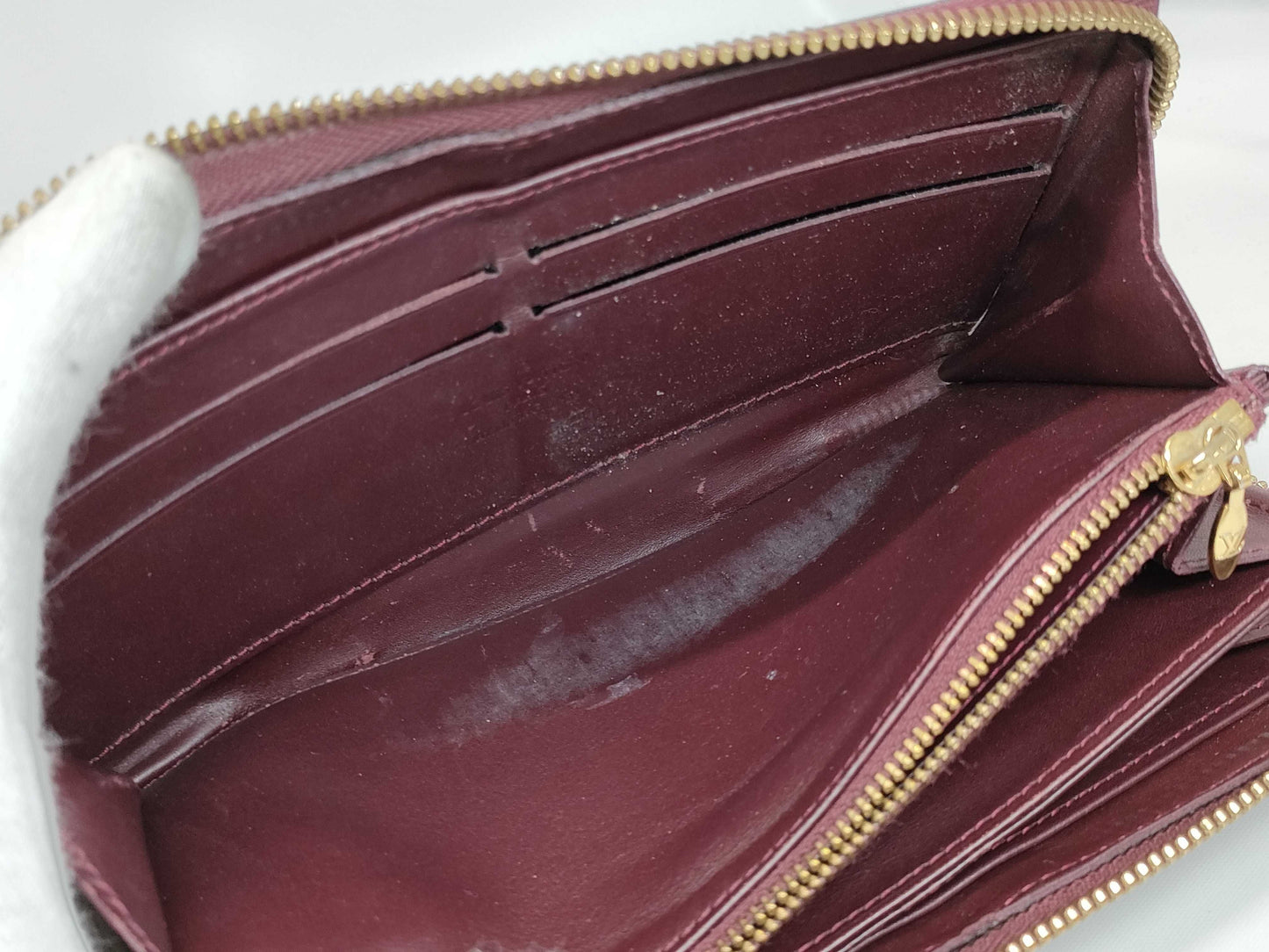 LOUIS VUITTON Vernis Zippy Wallet