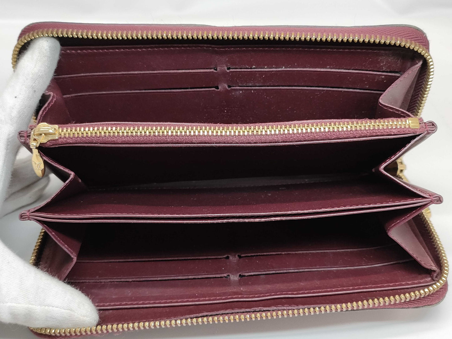 LOUIS VUITTON Vernis Zippy Wallet