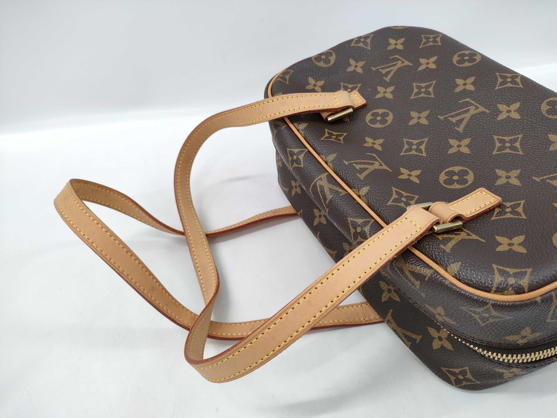 LOUIS VUITTON Monogram M51182 Cite MM Tote Bag