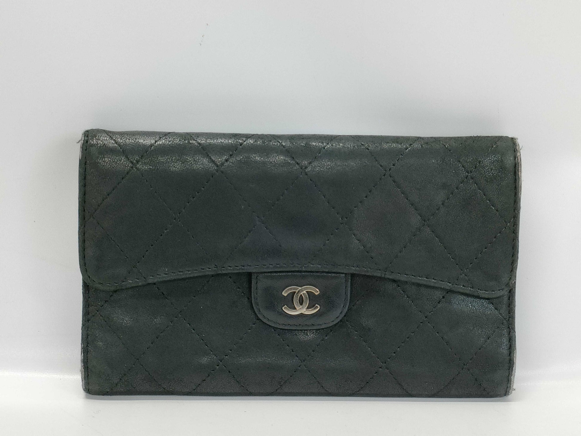 CHANEL Matelasse Lambskin Wallet