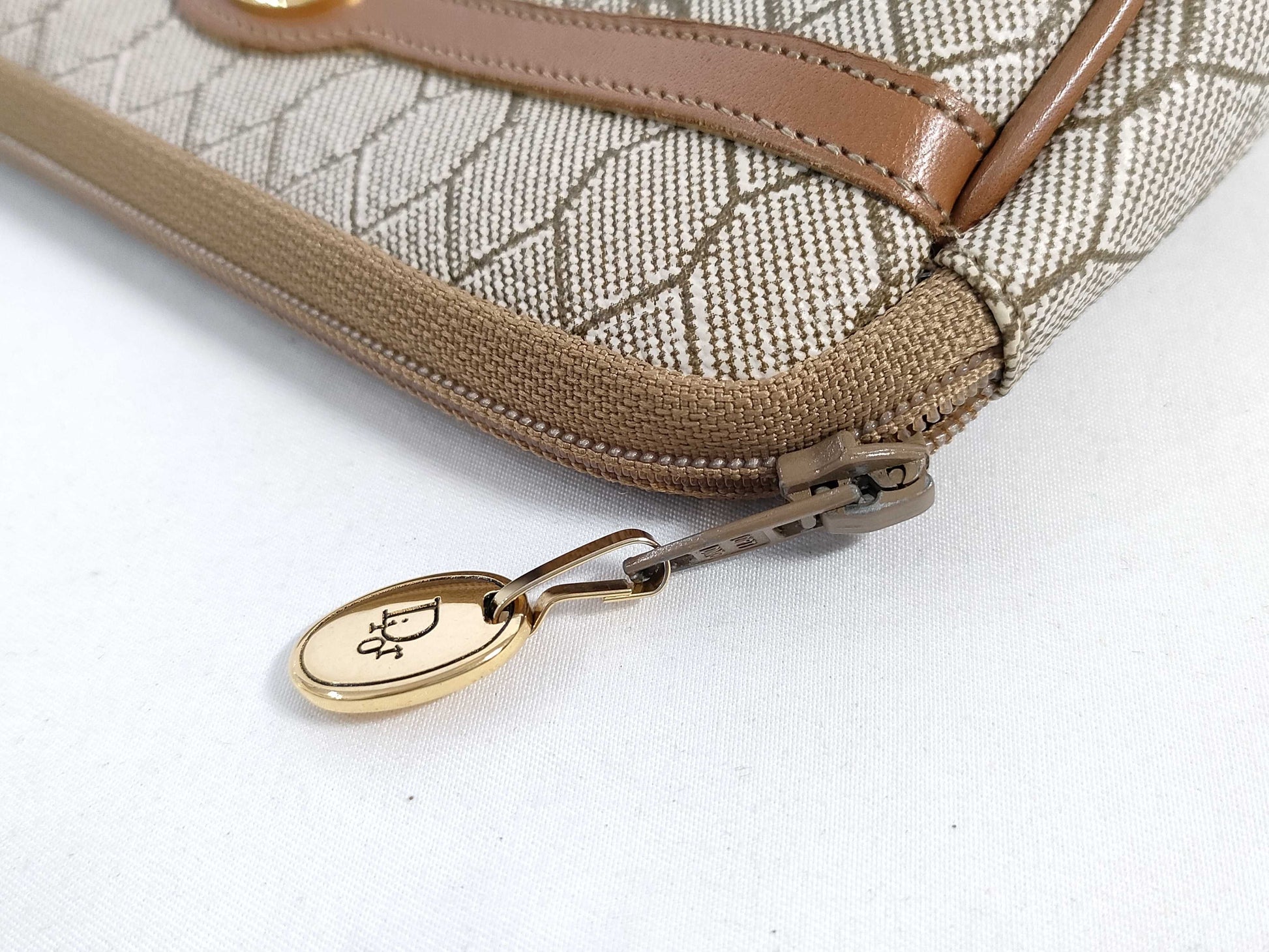 Dior Pouch PVC x Leather Honeycomb Pattern / Saint Laurent Cosmetic Pouch Pouch