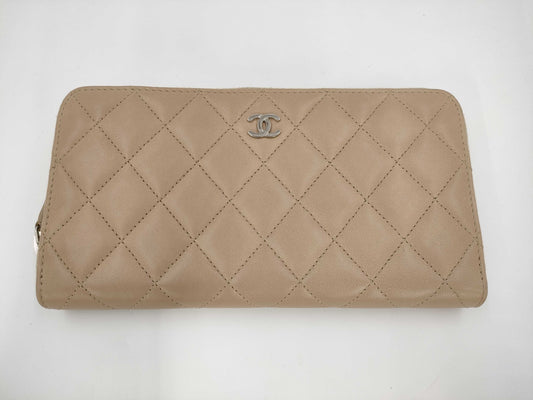CHANEL Caviar Skin Long Wallet with Round Zipper