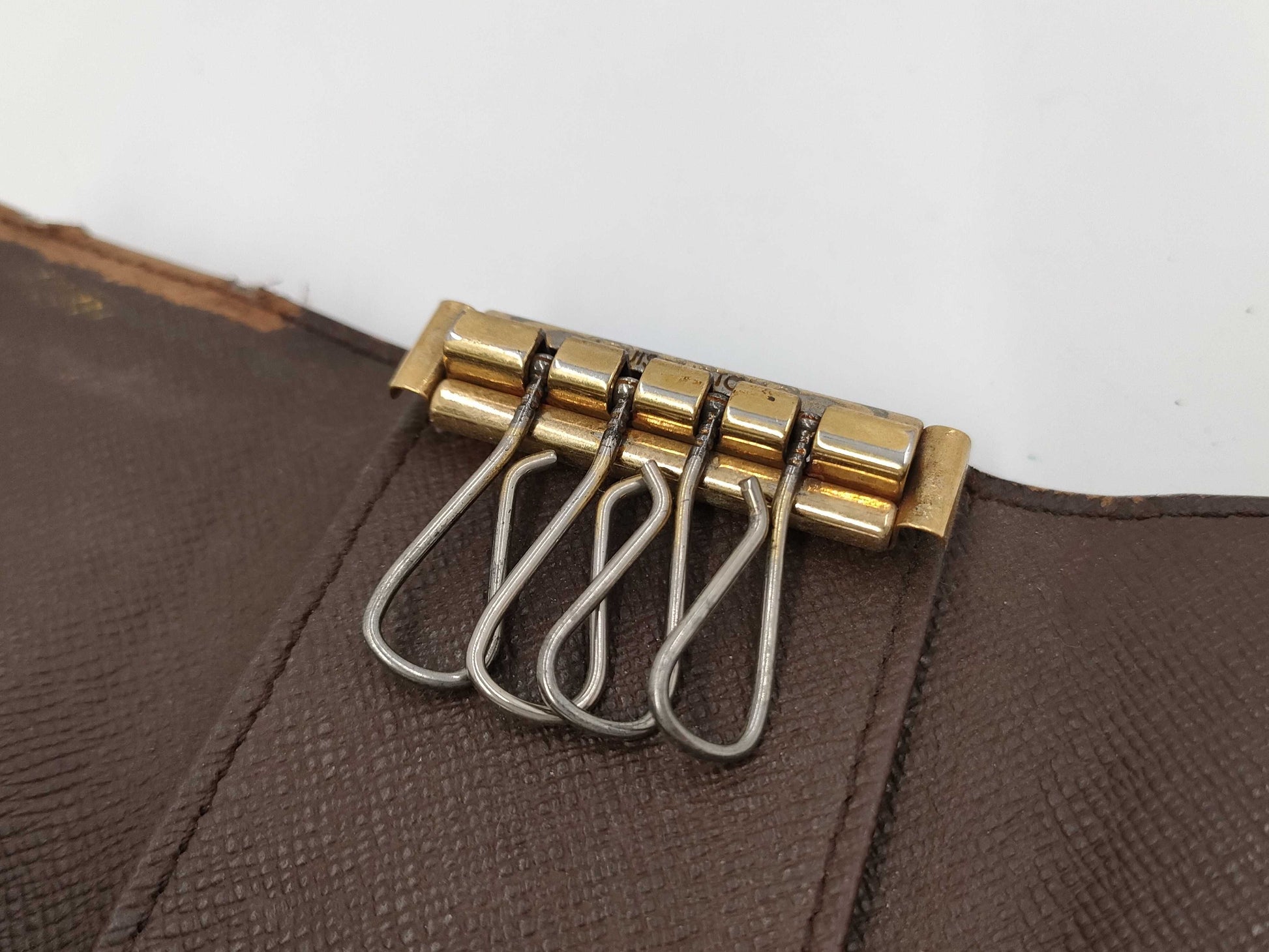 LOUIS VUITTON Damier Myrtle Key Case 4 Key Case/Key Holder