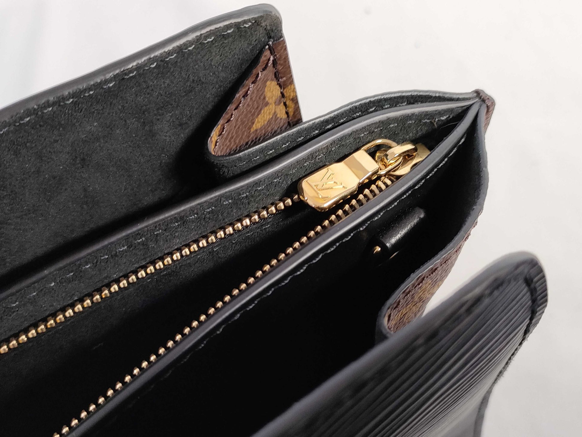 LOUIS VUITTON RFID Verified, Serial Number Unverifiable, Epi Leather Varenne Handbag