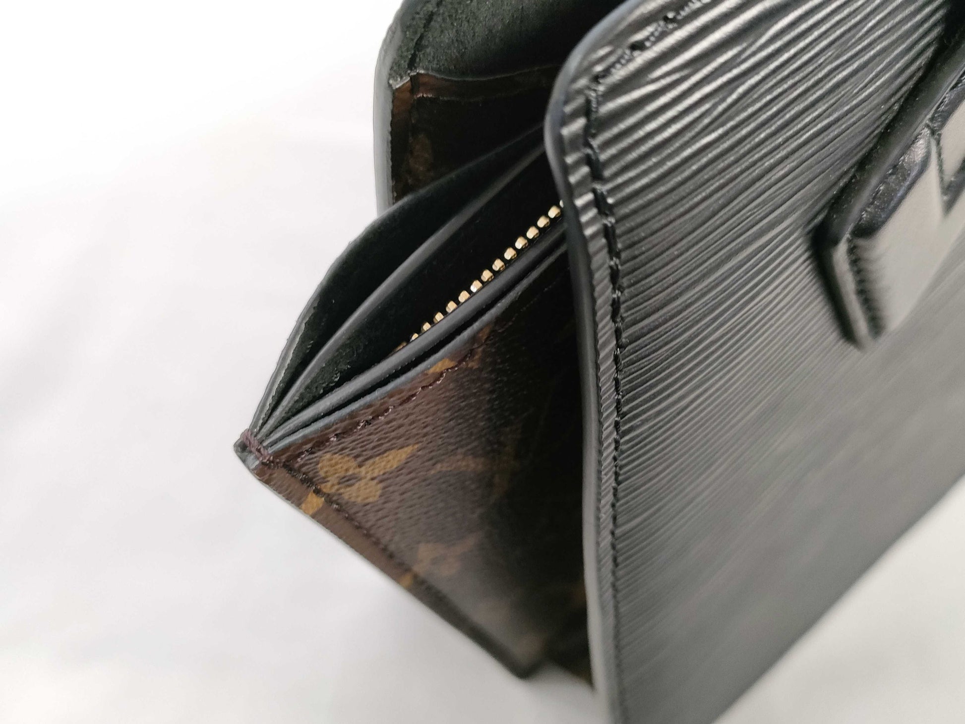 LOUIS VUITTON RFID Verified, Serial Number Unverifiable, Epi Leather Varenne Handbag