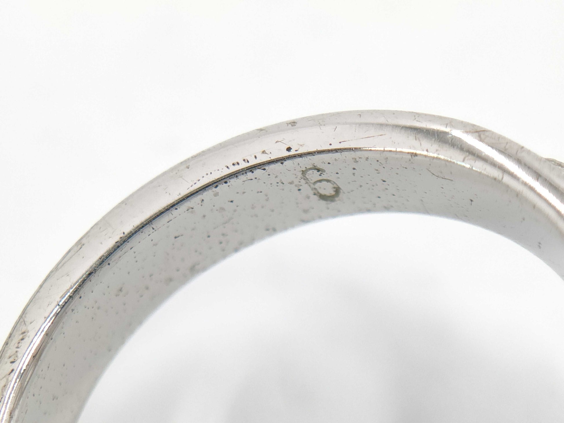 Dior logo stone ring