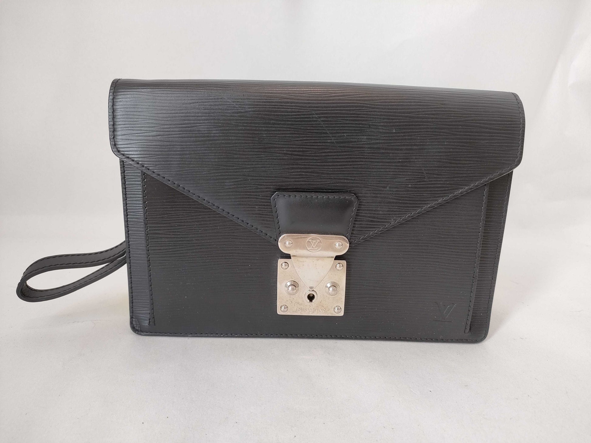 LOUIS VUITTON RFID verification failed RI2162 Epi Pochette Serie Dragonne M52762 Second Bag