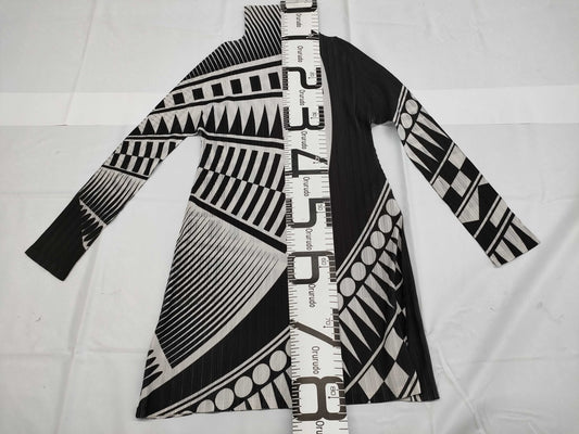 ISSEY MIYAKE Pleats Please Tops White/Black Tops