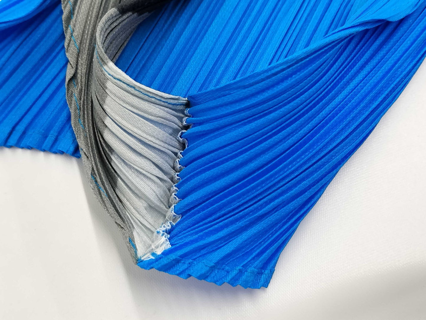 ISSEY MIYAKE Pleats Please Top Blue/White/Black Top