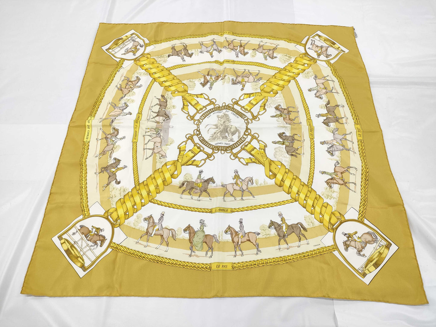 HERMES Carré LES ALLVERS DV CHEVAL Scarf