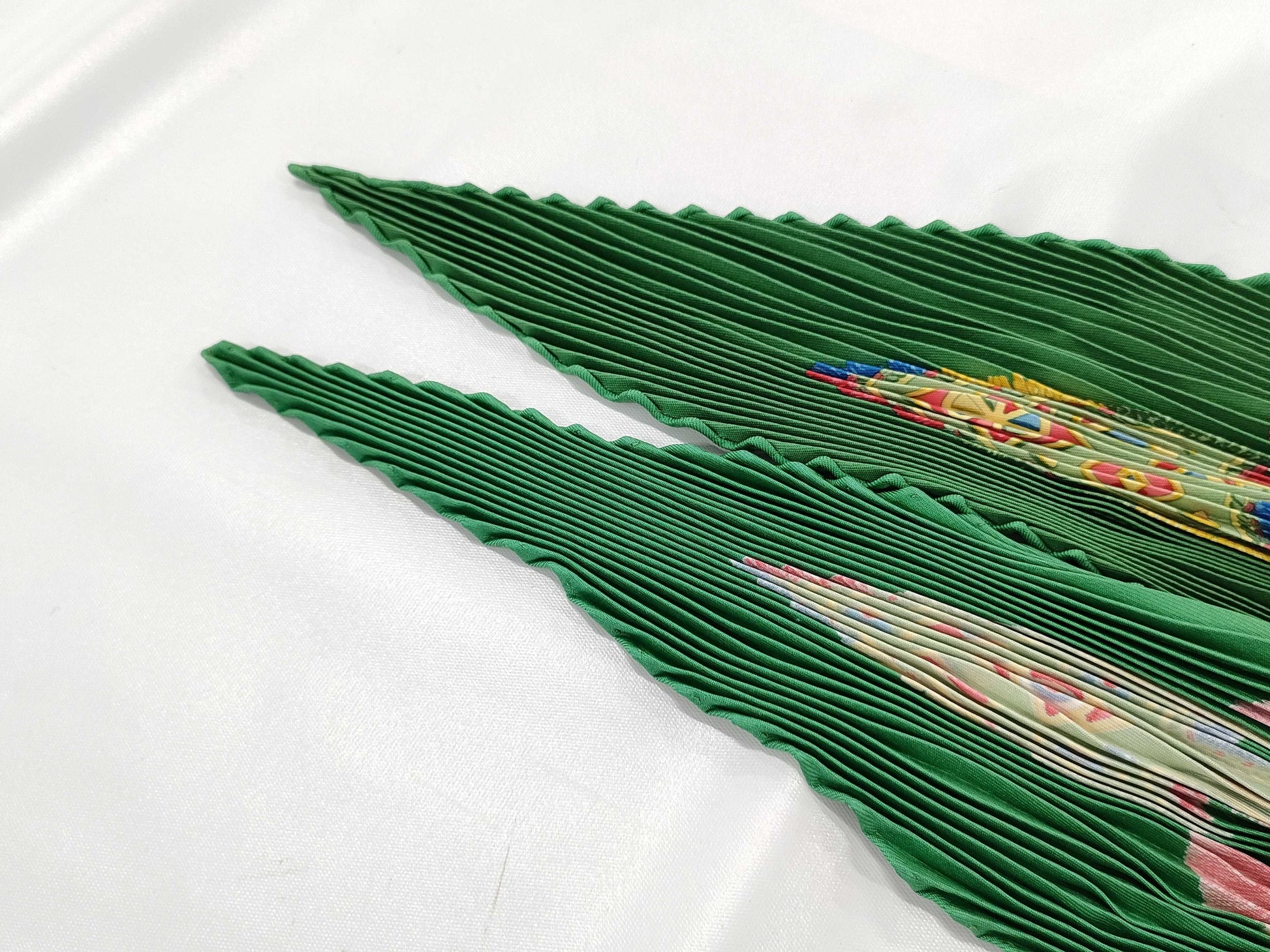 HERMES Carre Pleated Scarf