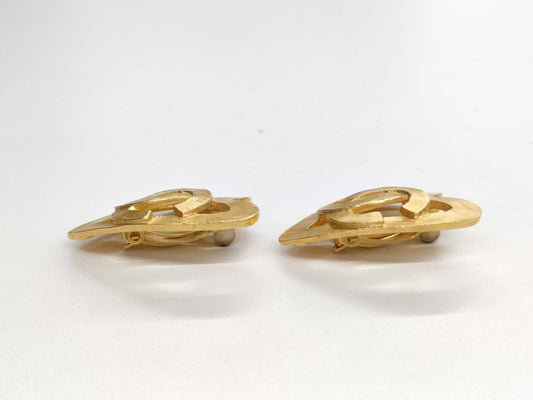 CHANEL 95p Heart Earrings
