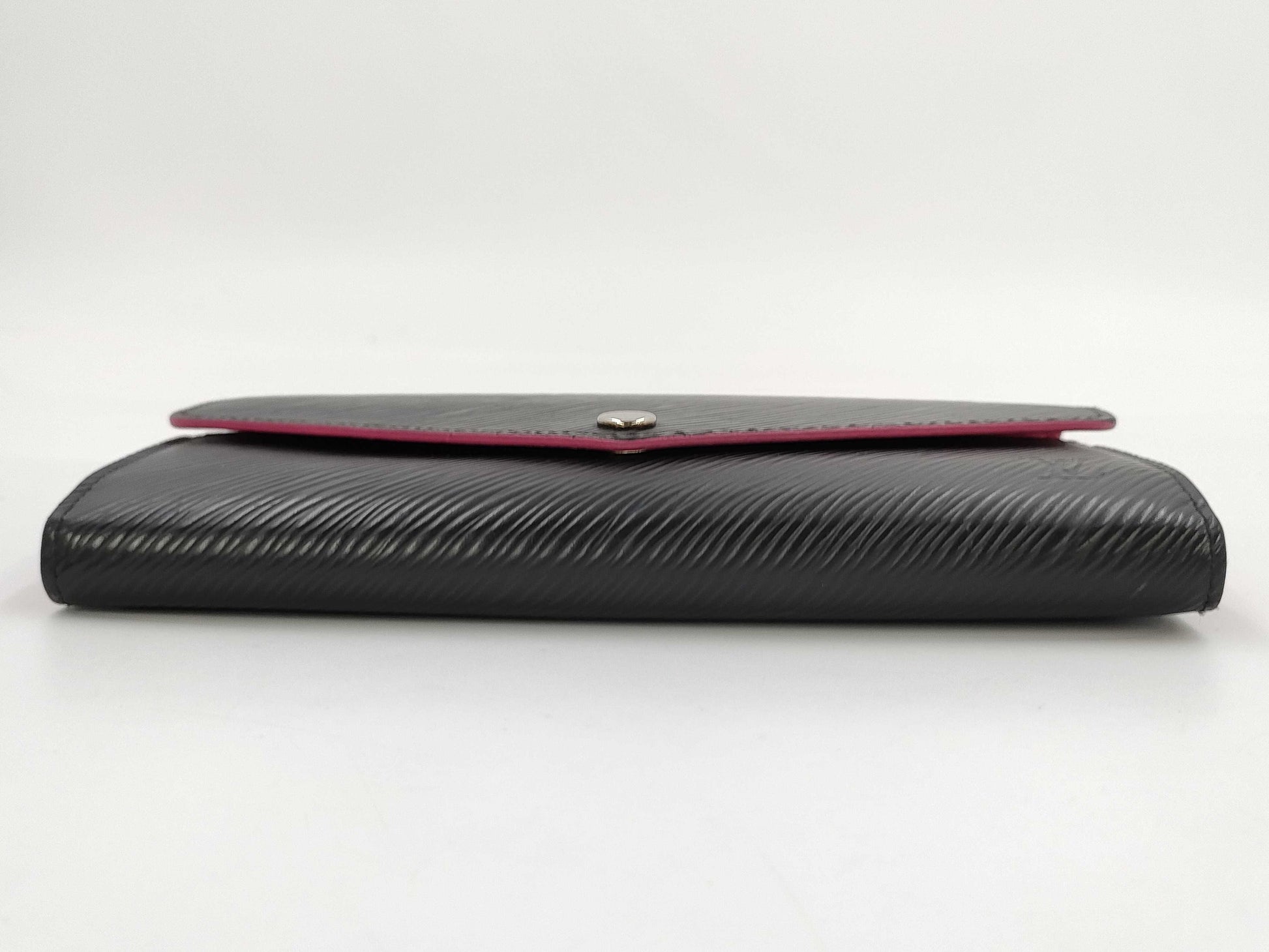 LOUIS VUITTON Epi Portefeuille Sarah Long Wallet in Noir and Hot Pink, M64322