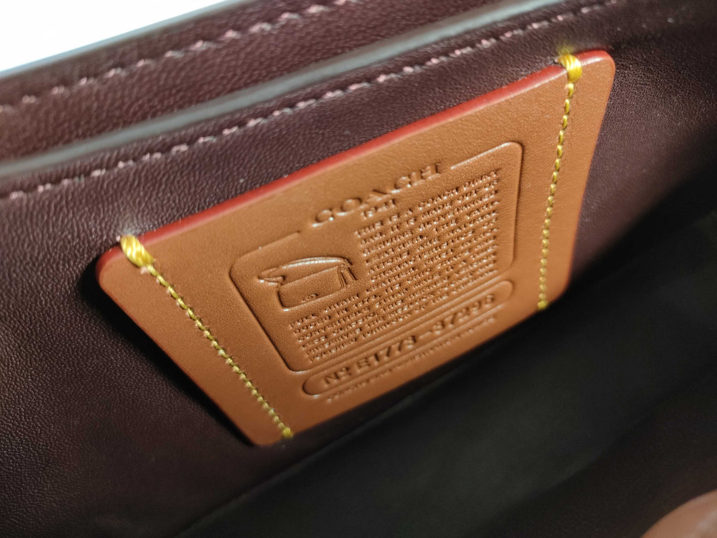 COACH 37296 Shoulder Bag
