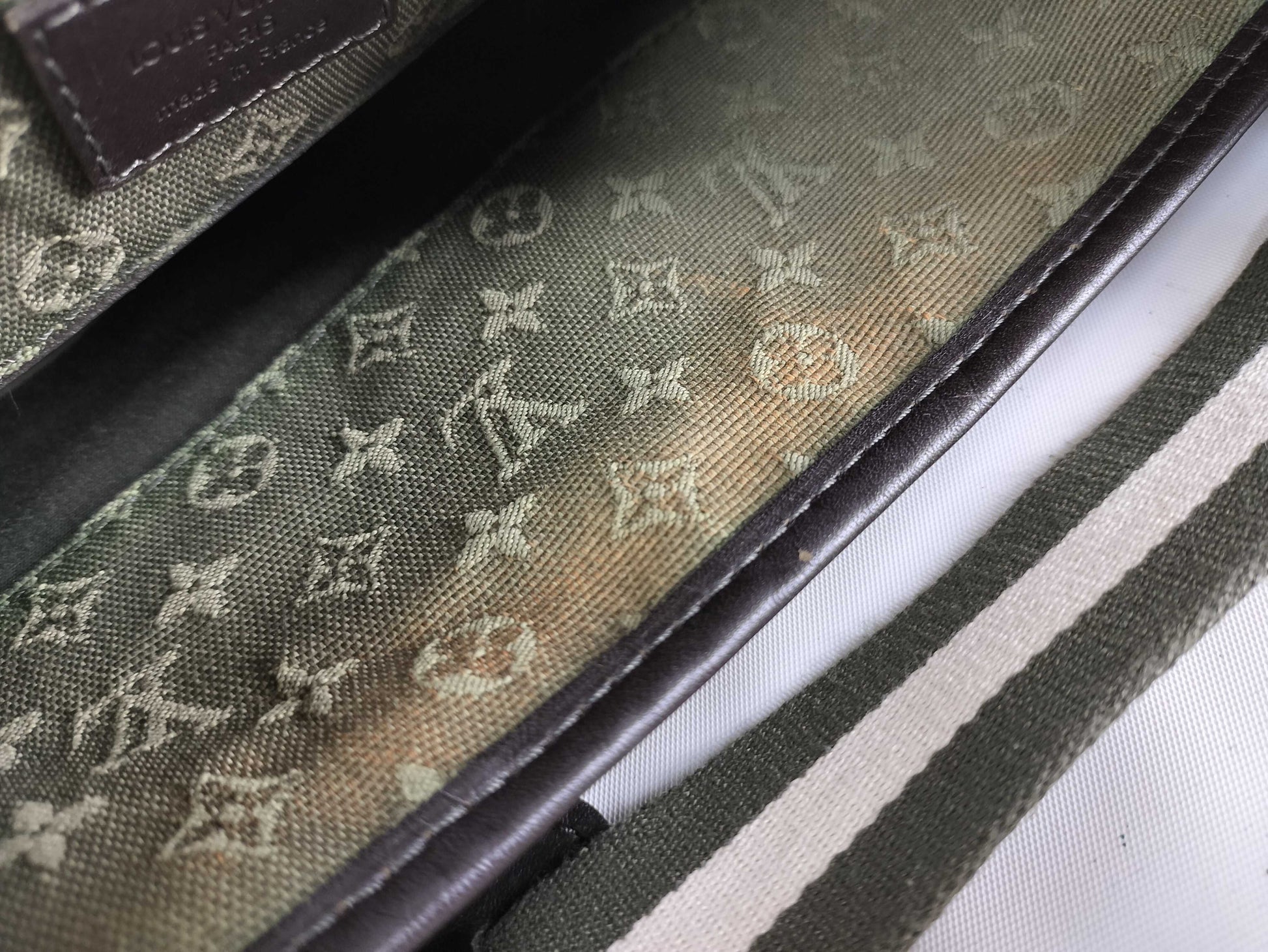 LOUIS VUITTON VI0074 Monogram Mini Besas Mary Kate Shoulder Bag