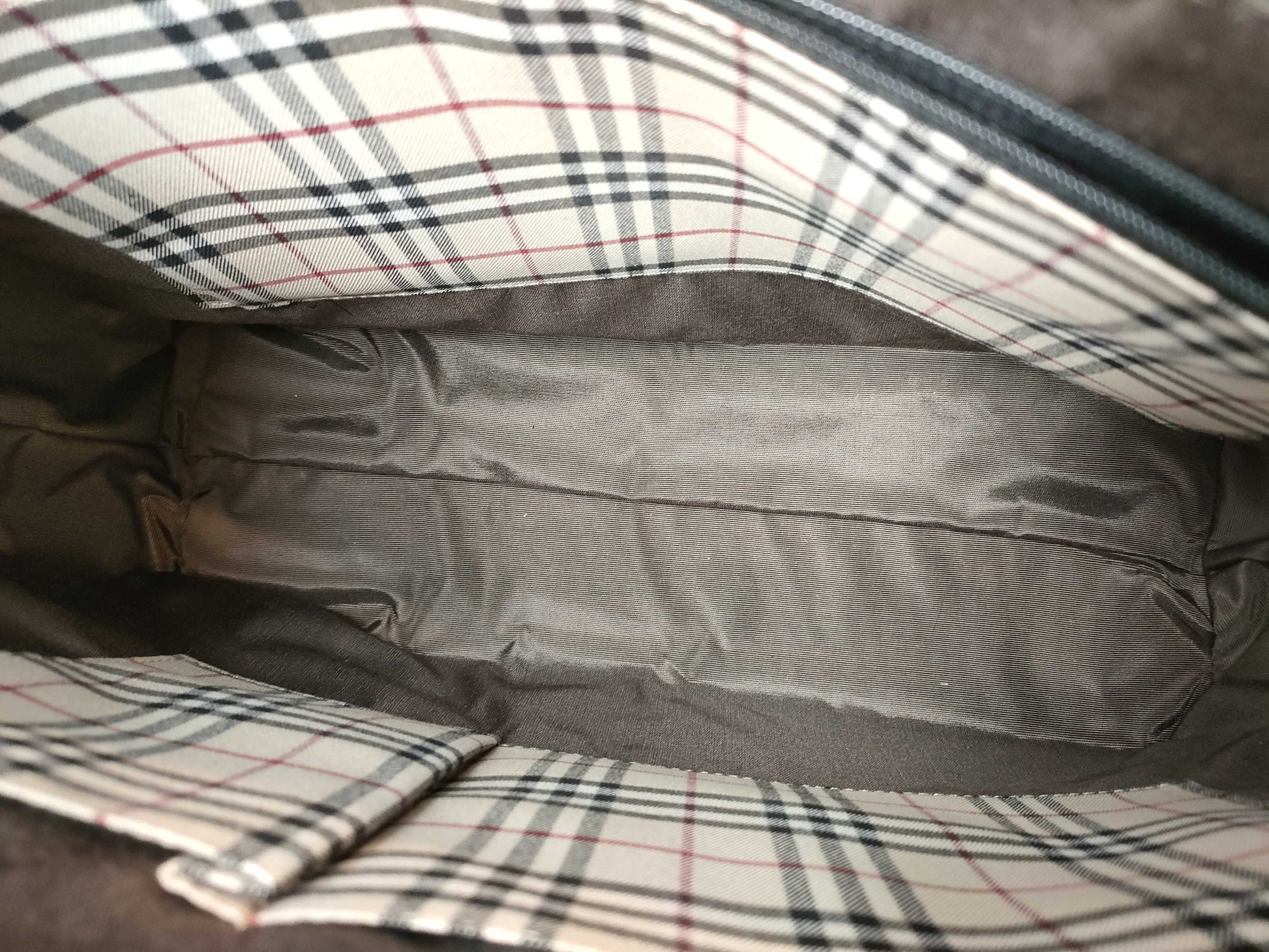 BURBERRY Leather Tote Bag with Interior Pocket and Nova Check