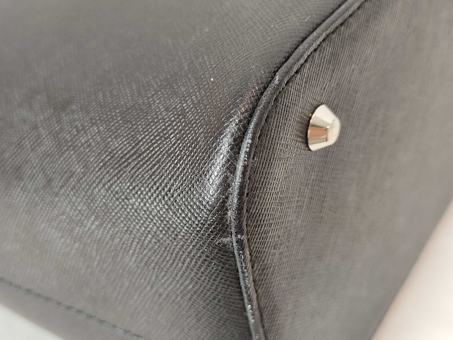 BURBERRY Leather Tote Bag with Interior Pocket and Nova Check