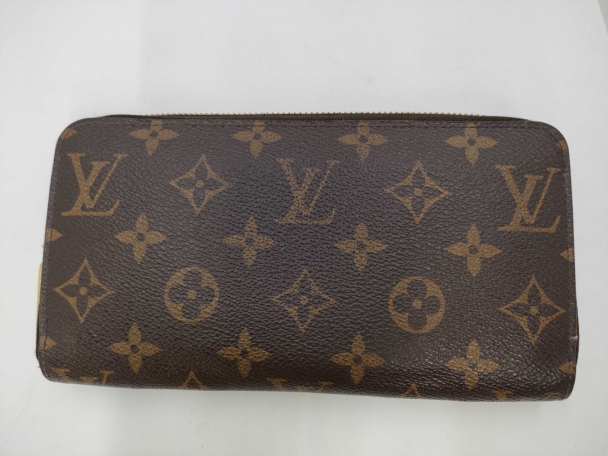 LOUIS VUITTON Monogram Zippy Wallet