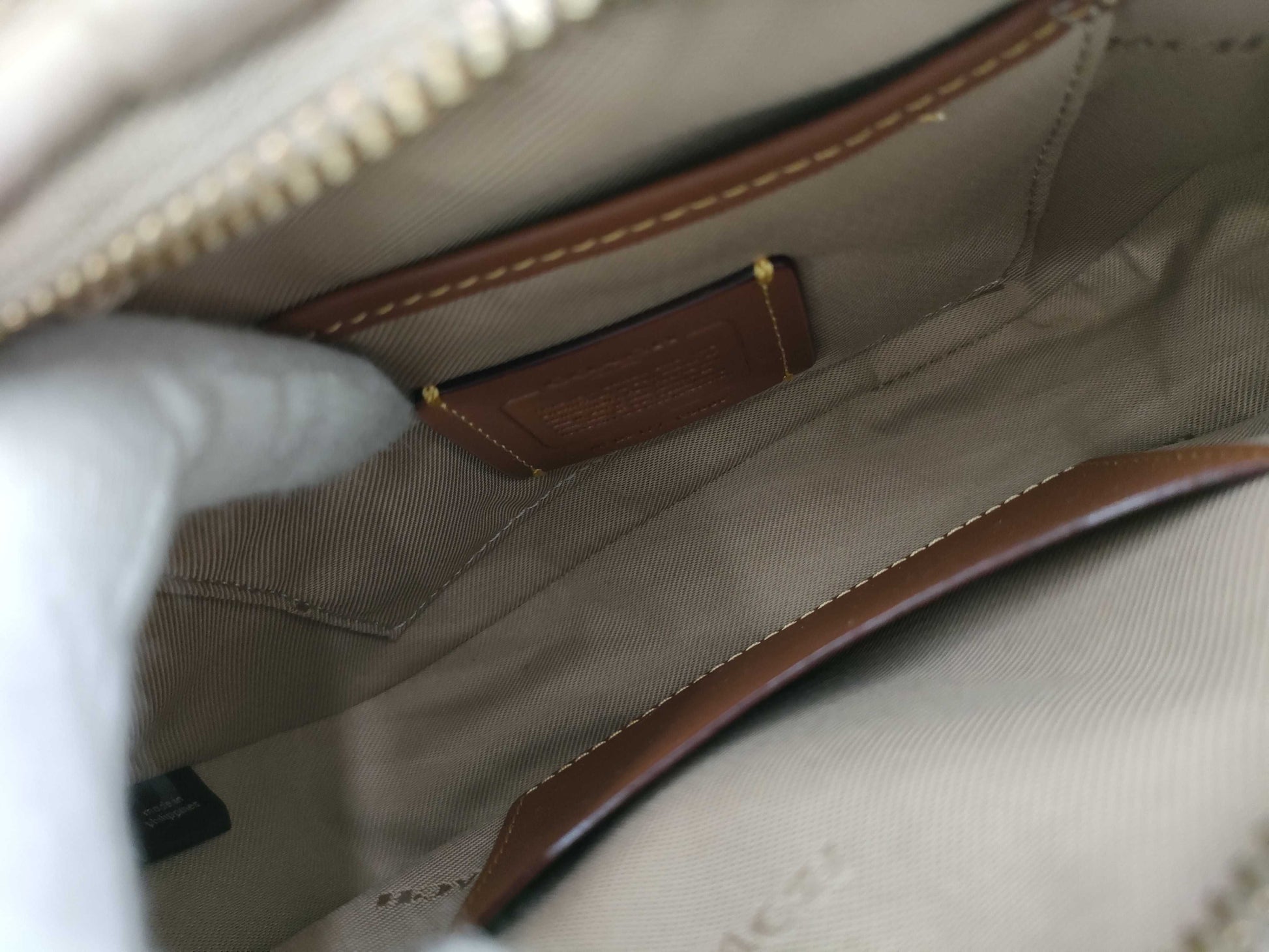 COACH C5809 Shoulder Bag