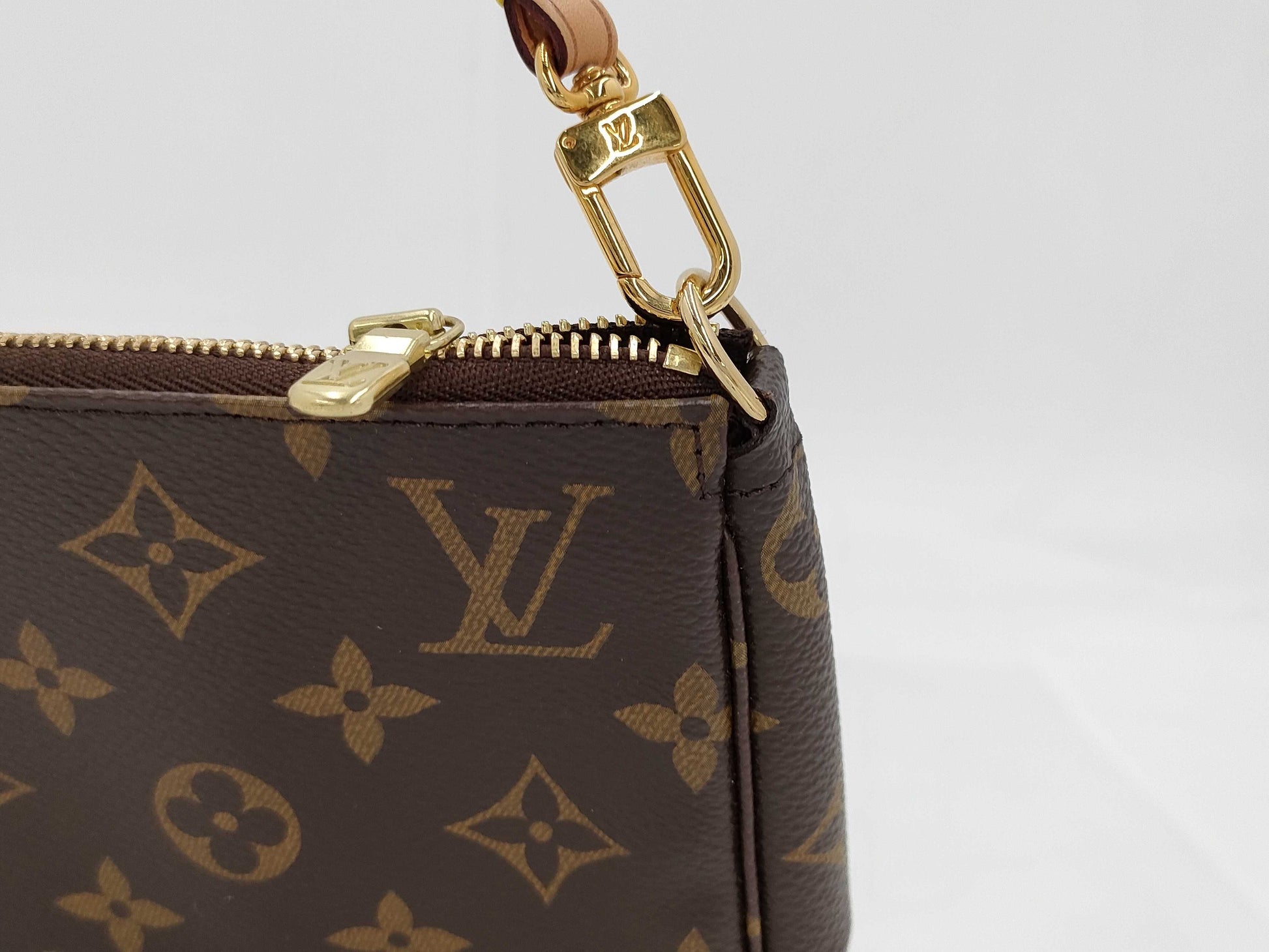 LOUIS VUITTON Monogram M40712 Pochette Accessoires Pouch