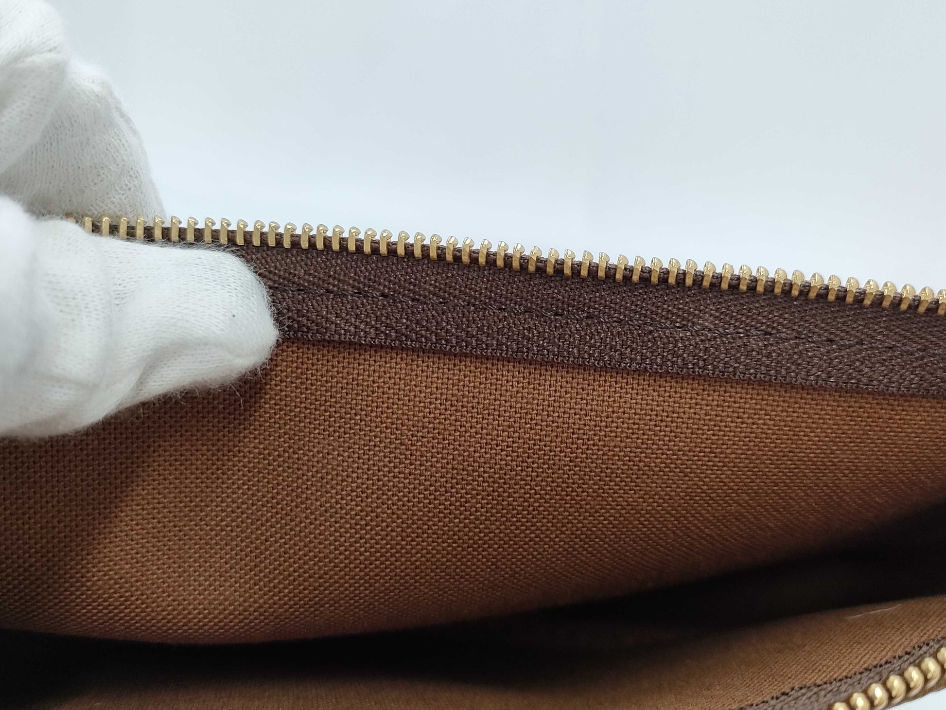 LOUIS VUITTON Monogram M40712 Pochette Accessoires Pouch