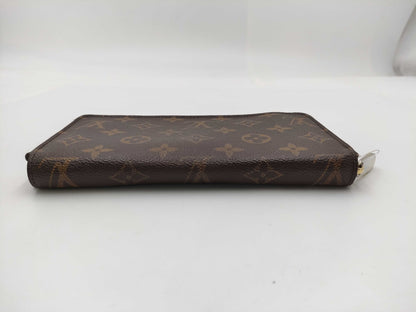 LOUIS VUITTON Monogram Zippy Wallet