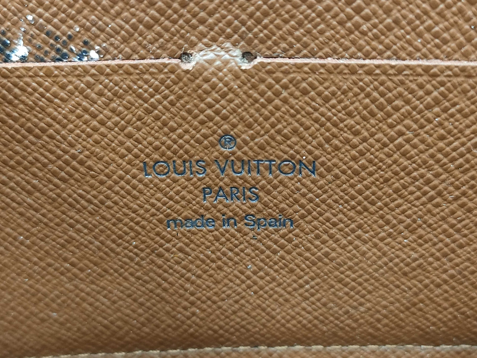 LOUIS VUITTON Monogram Zippy Wallet