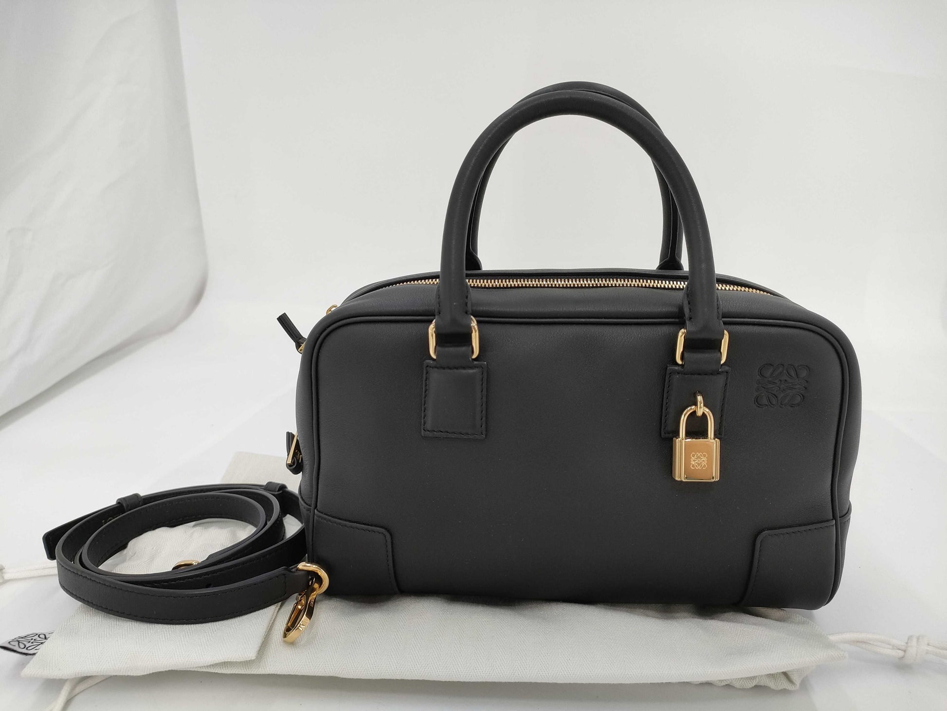 LOEWE Amazona 23 2-Way Handbag Black A039N07X01