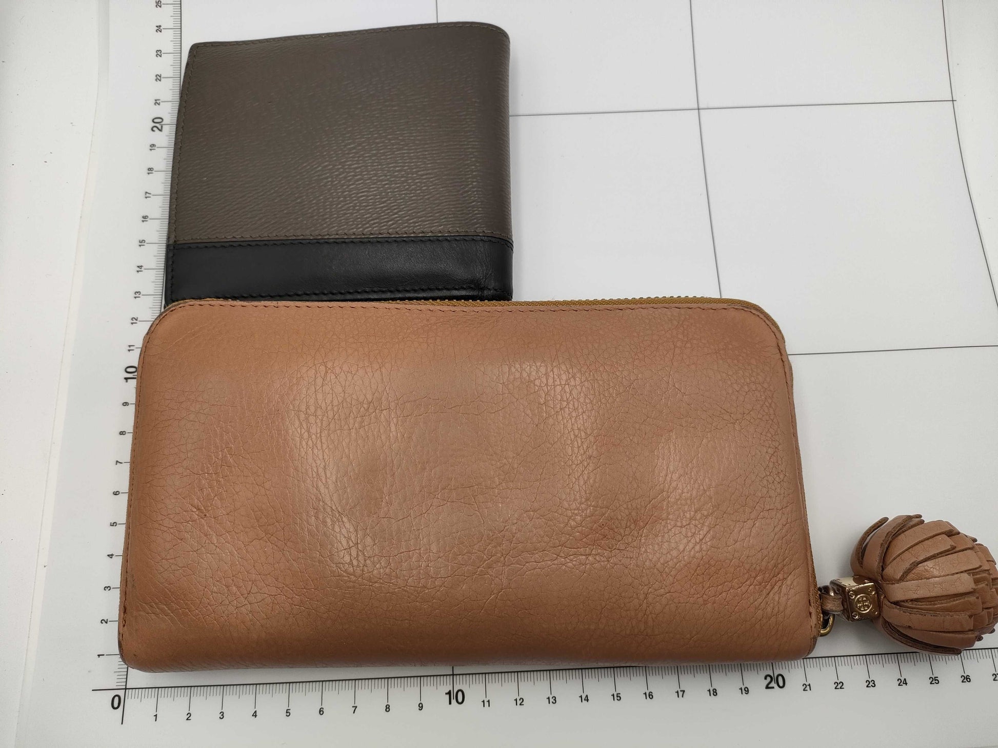 BVLGARI wallet/Calvin Klein sunglasses and other branded accessories Other accessories