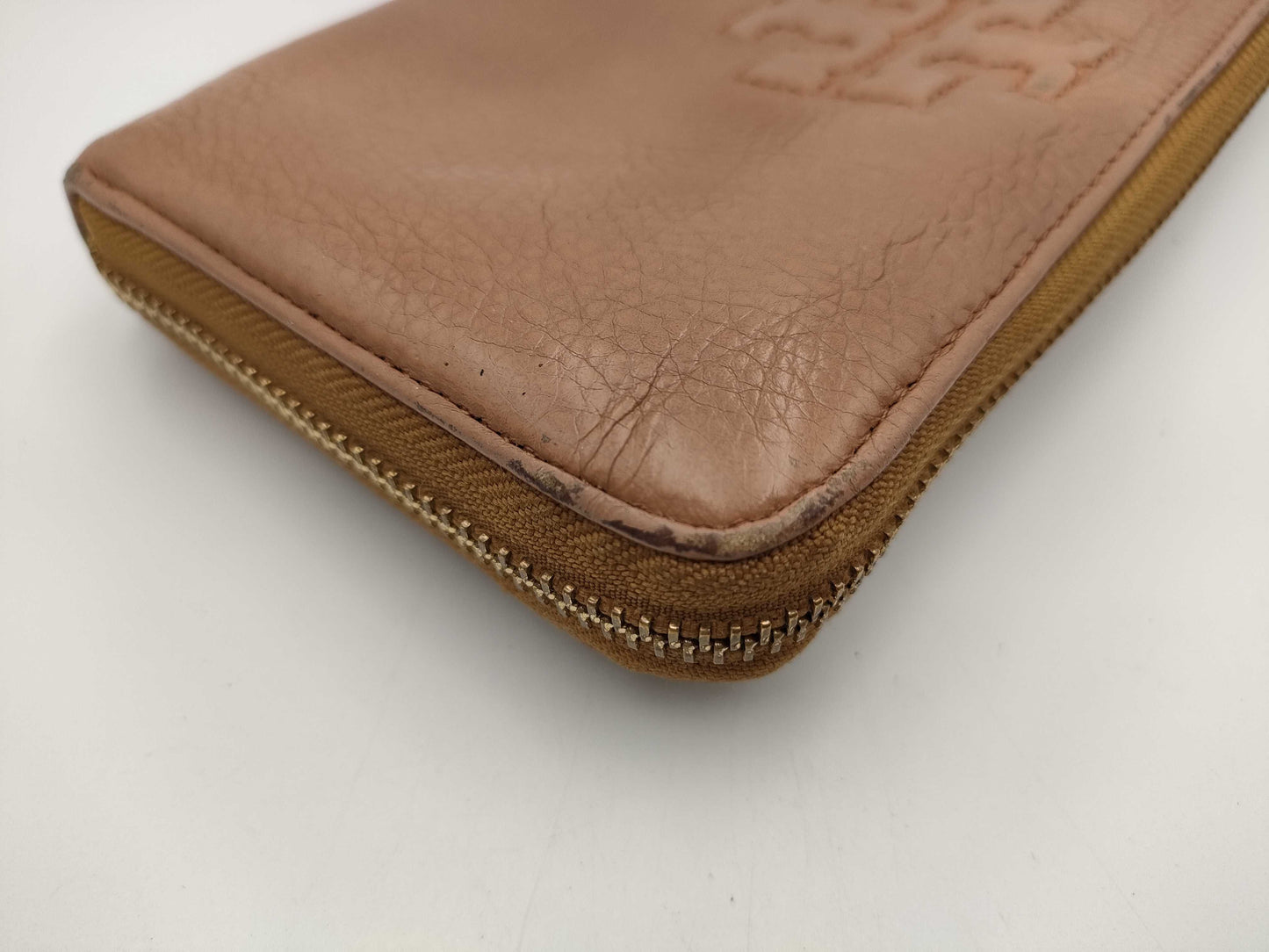 BVLGARI wallet/Calvin Klein sunglasses and other branded accessories Other accessories
