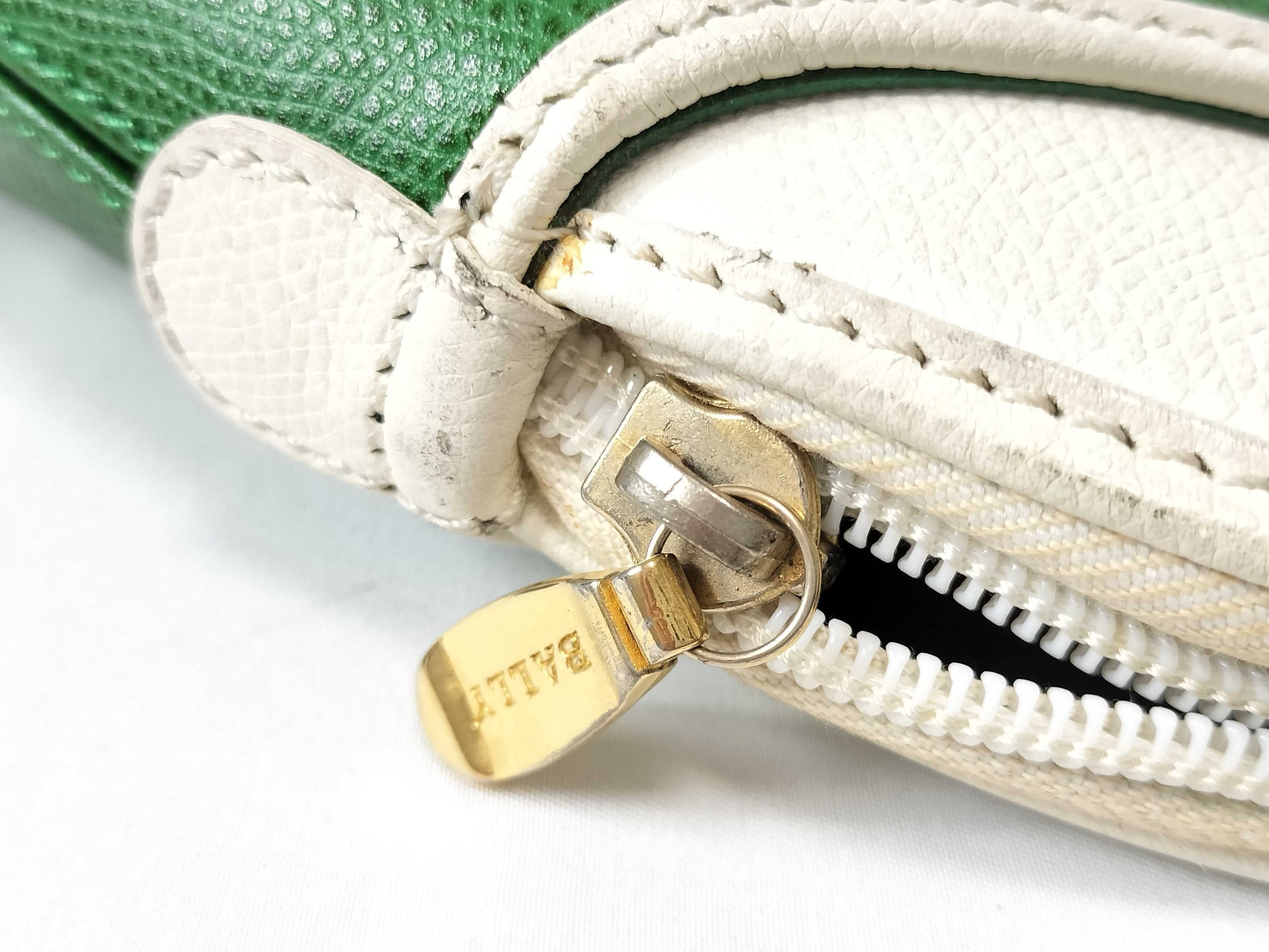 BALLY Leather 2-Way Handbag