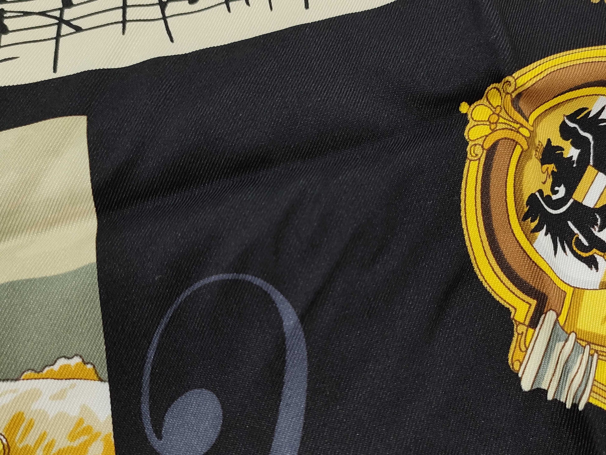 HERMES Carre Music Scarf