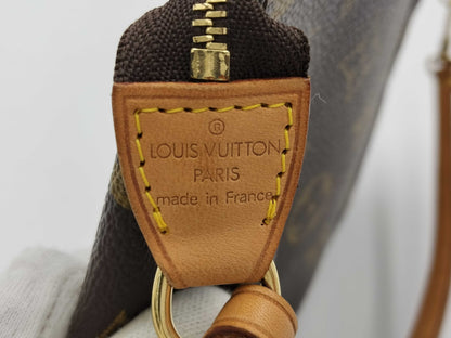 LOUIS VUITTON Monogram M51980 Pochette Accessoires Handbag