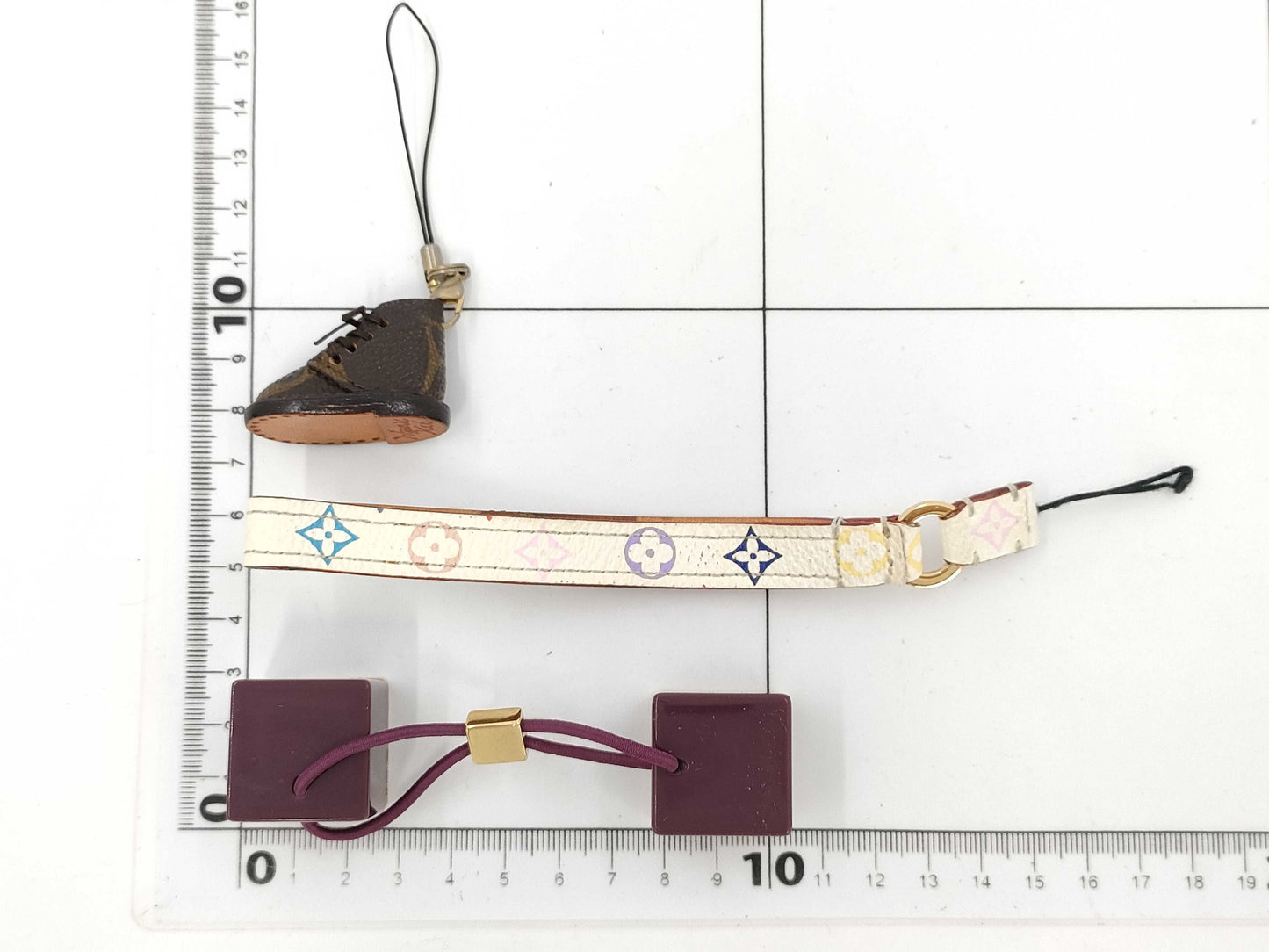 LOUIS VUITTON Mobile Phone Strap *1 / Hair Cube *1 / Monogram Shoe-Shaped Keychain *1 / LV Accessory 3-Piece Set Other Accessories