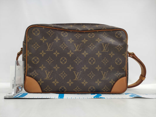 LOUIS VUITTON Monogram Trocadero 30 Shoulder Bag
