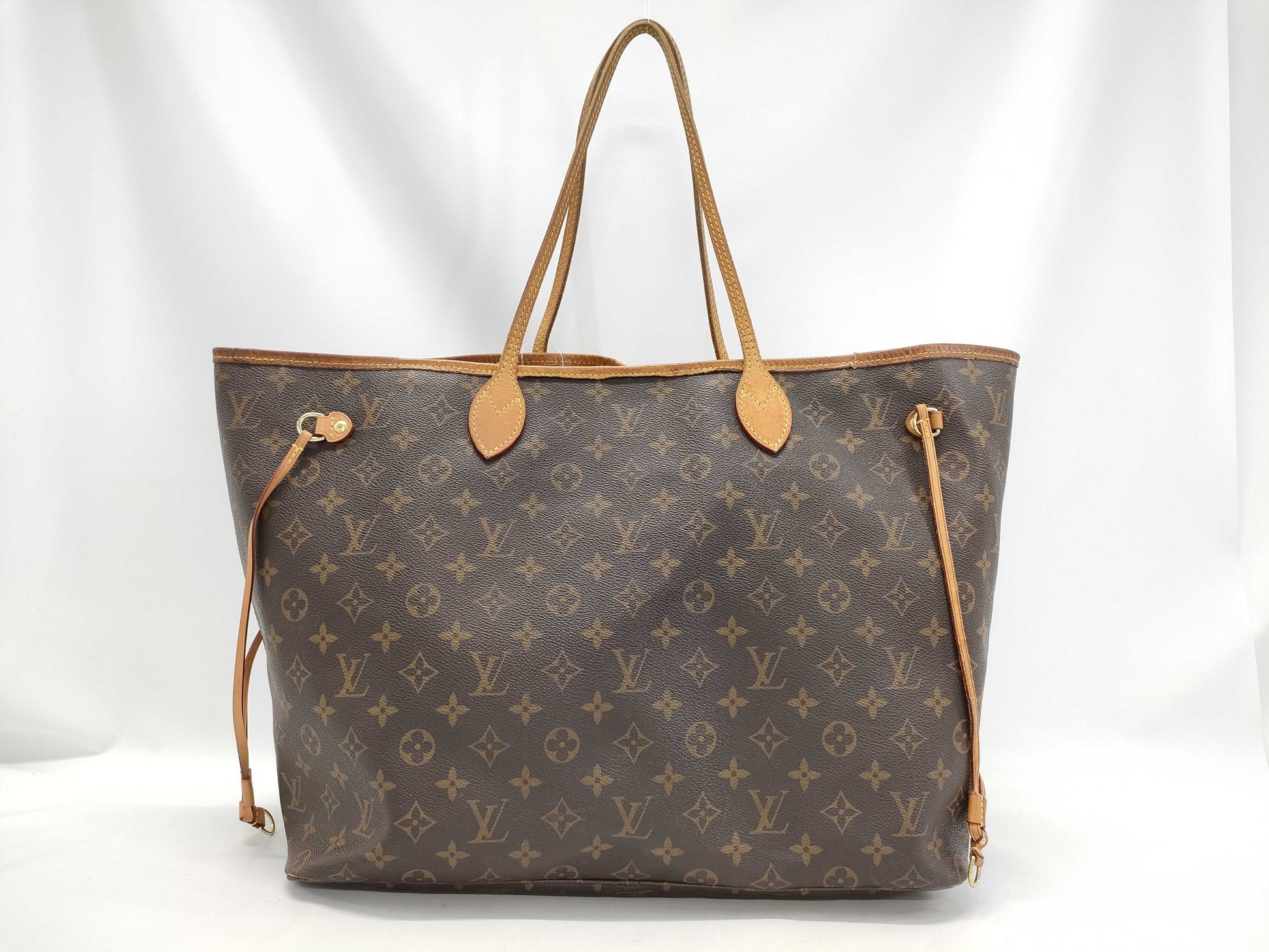 LOUIS VUITTON Monogram Neverfull GM Tote Bag