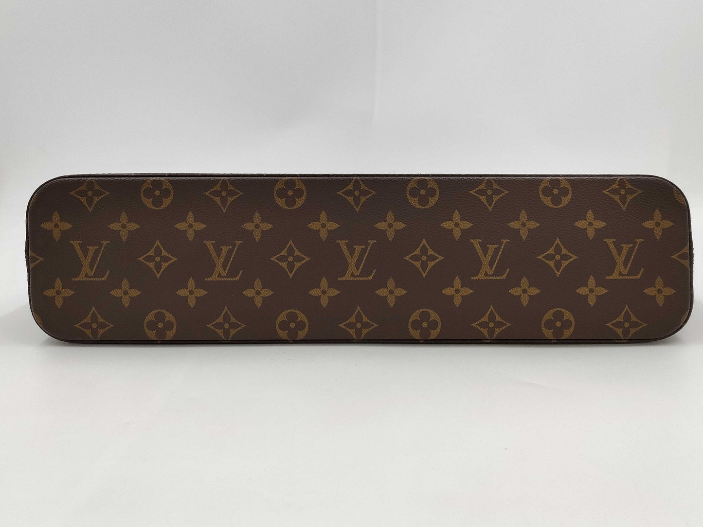 LOUIS VUITTON Monogram Luco 40 Tote Bag