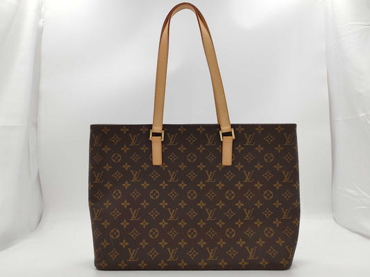 LOUIS VUITTON Monogram Luco 40 Tote Bag